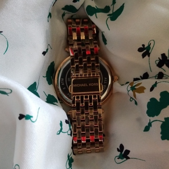 Michael Kors "Darci" Pave Rose Gold Watch - Picture 3 of 6